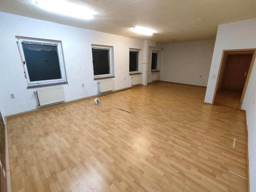 Gewerbeimmobilie Lagerraum Storage in Kreischa 96 Quadratmeter zimmer