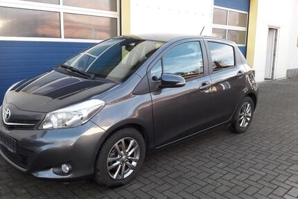 Toyota Yaris 26.495 km 9.790 &euro; Dresden 01157