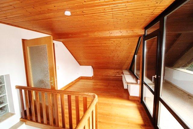 Hochparterre Haßfurt - 3 Zimmer, 170 m&sup2;, 1.200&euro; | Angebot:26676154