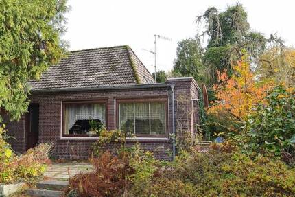 *RESERVIERT*Sanierungsbedürftiges Wohnhaus auf 1.700 m² in Zetel-Neuenburg 4 zimmer