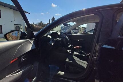 Peugeot 208 3.500 km 14.800 &euro; Gilching 82205