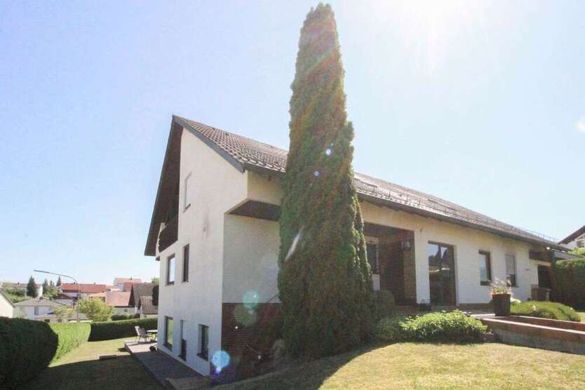 Haus zum Kaufen in Mallersdorf-Pfaffenberg 589.000 € 280 m²