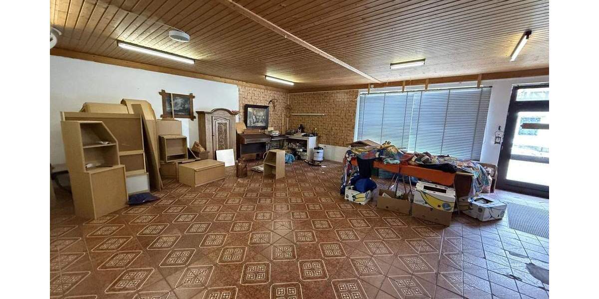 Zweifamilienhaus mit Gewerbe 5 zimmer