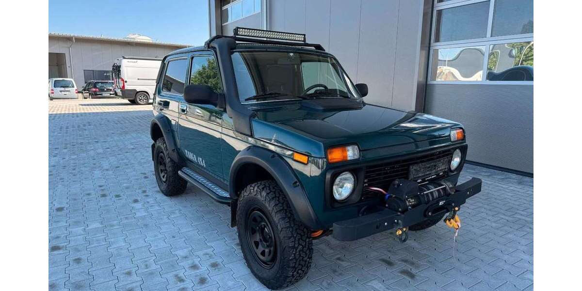Lada Niva 47.500 km 15.500 € Riegel 79359