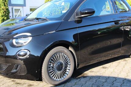 Fiat 500e 6.905 km 18.777 € Lollar 35457