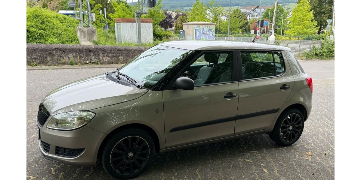 Skoda Fabia 137.000 km 3.100 &euro; OESTRICH WINKEL 65375