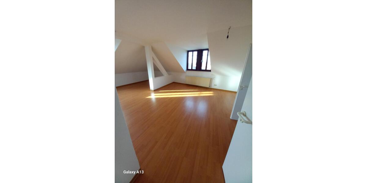 Dachgeschoßwohnung Oschatz - 1 Zimmer, 70 m&sup2;, 495&euro; | Angebot:25148250