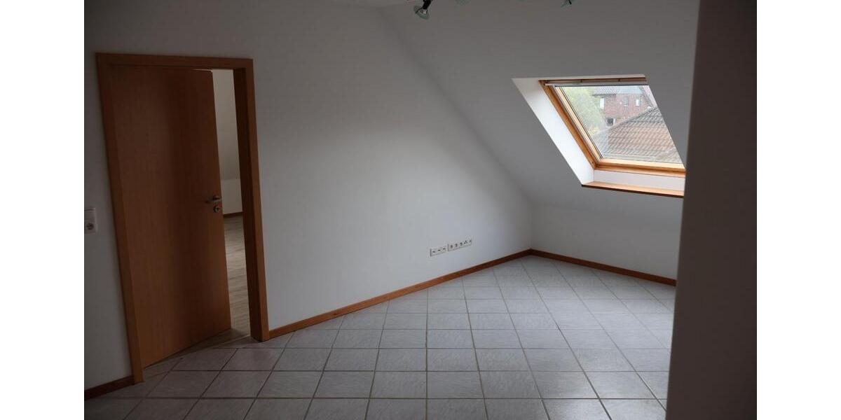 Dachgeschoßwohnung Elsfleth - 2.5 Zimmer, 75 m&sup2;, 630&euro; | Angebot:26412426