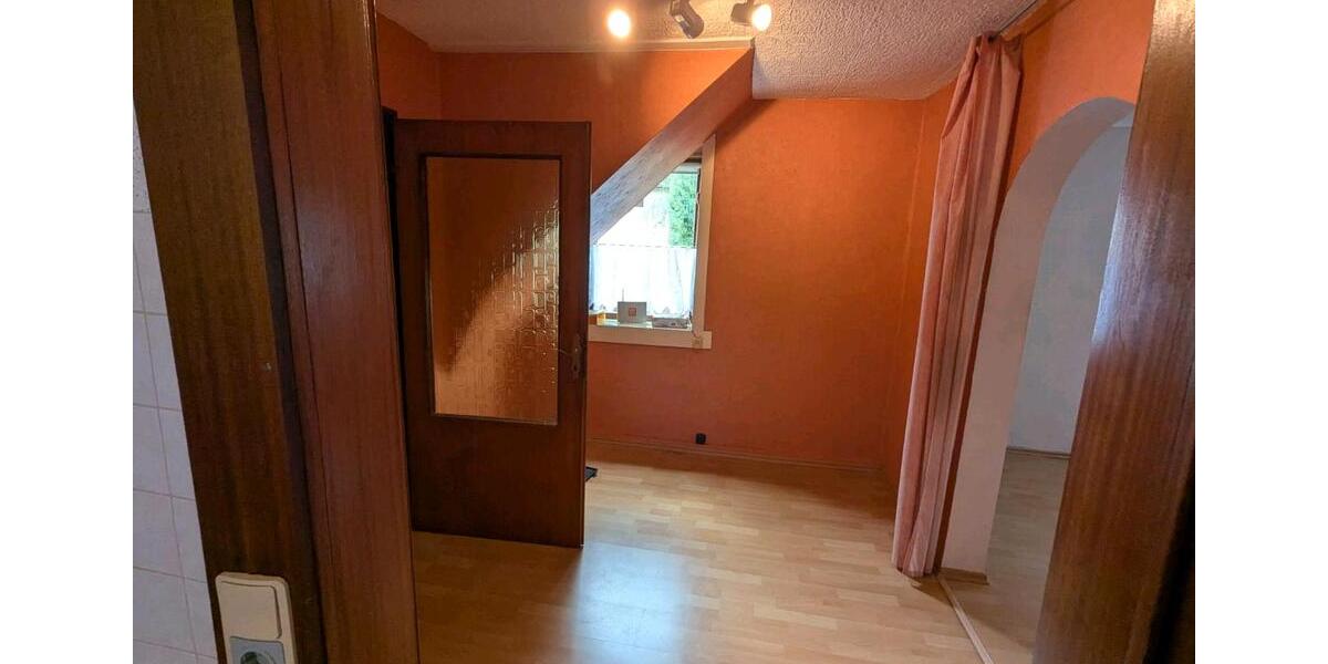 Haushälfte mit 100 m² Wohnfläche mit 6 ZKB 6 zimmer