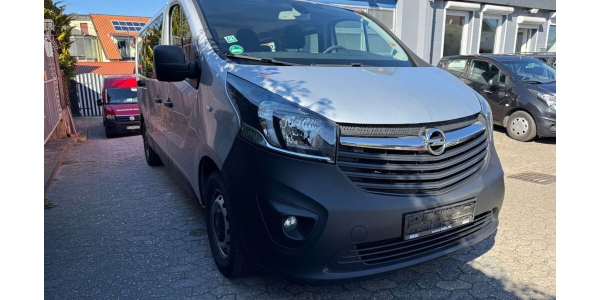 Opel Vivaro 121.000 km 16.990 &euro; Kiel 24109