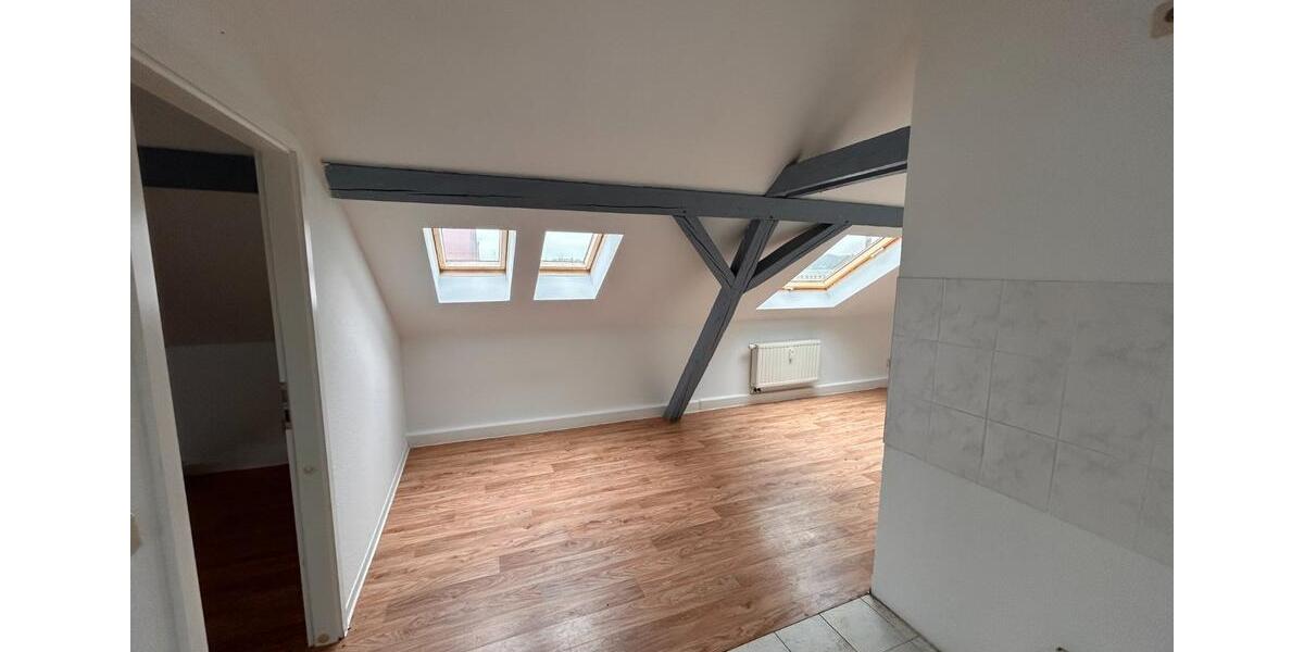 Dachgeschoßwohnung Aschersleben - 3 Zimmer, 60 m&sup2;, 300&euro; | Angebot:22906846