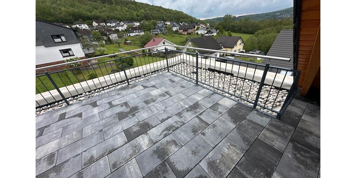 Dachgeschoßwohnung Siegen - 4 Zimmer, 103 m&sup2;, 1.200&euro; | Angebot:25402751