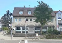 Schönes und entwicklungsfähiges Wohn- und Geschäftshaus, gut sichtbar