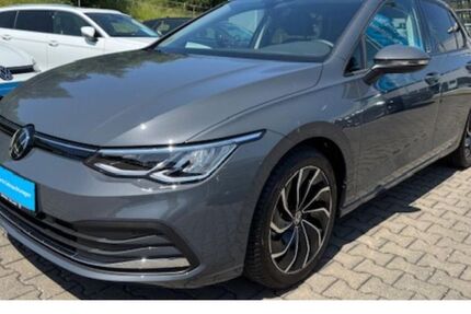 VW Golf 4.200 km 33.390 € Steffenberg 35239
