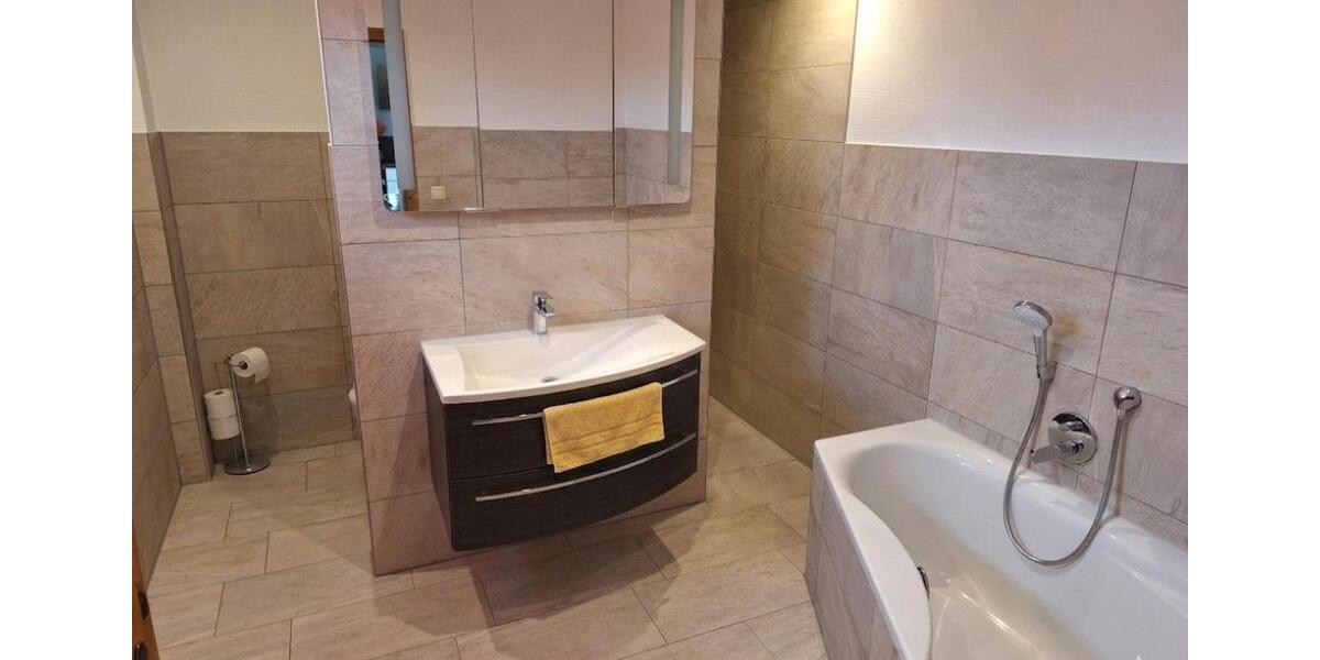 Doppelhaushälfte Goldberg - 6 Zimmer, 200 m&sup2;, 269.000&euro; | Angebot:26121485