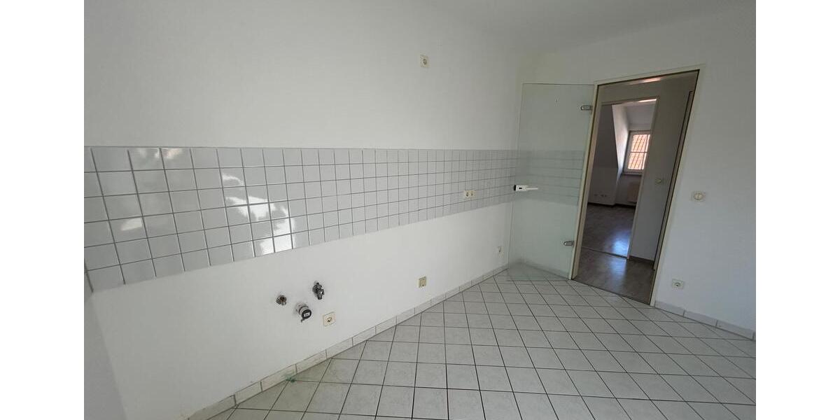 Dachgeschoßwohnung Burg - 3 Zimmer, 58 m&sup2;, 377&euro; | Angebot:25178756