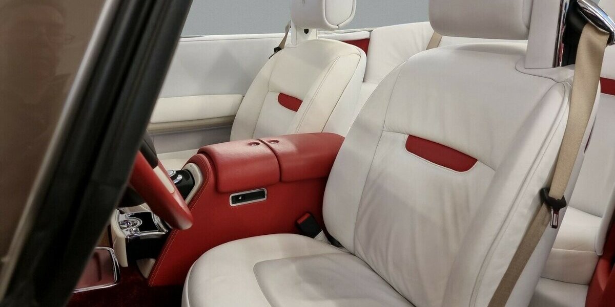 Rolls Royce Phantom Drophead Bespoke Spezial 21.800 km 195.000 € HAAN 42781