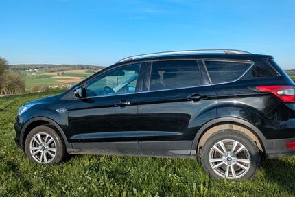 Ford Kuga 83.000 km 12.900 &euro; Höchstädt 89420