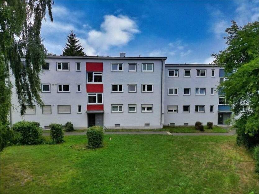 Attraktives 12-Parteien-Mehrfamilienhaus - vollvermietet, modernisiert & nachhaltig beheizt! 4 zimmer
