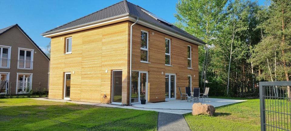 Villa Brück - 5.5 Zimmer, 198 m&sup2;, 2.390&euro; | Angebot:25282259