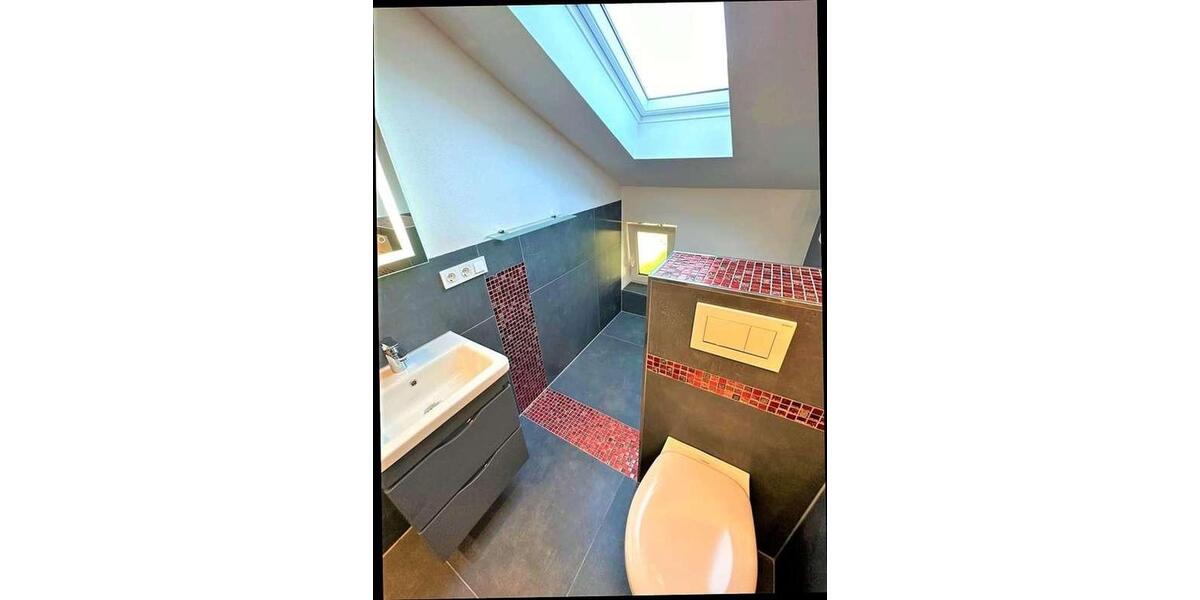 Dachgeschoßwohnung Bad Wiessee - 3 Zimmer, 75 m&sup2;, 1.420&euro; | Angebot:25552903