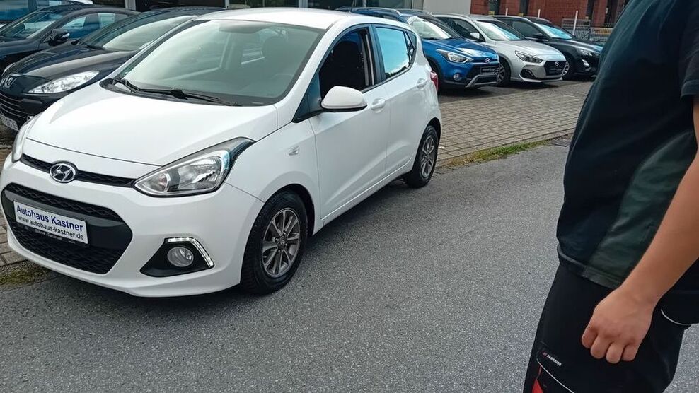 i10
