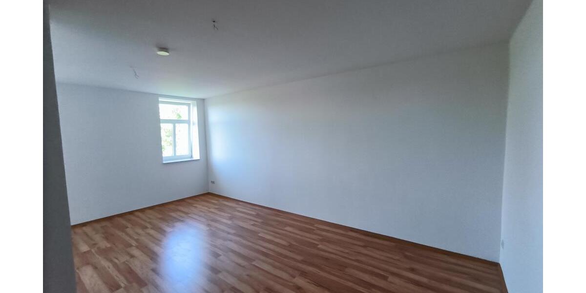 attraktive Kapitalanlage - vermietete 4-Raum-Wohnung im Grünen mit Balkon und Stellplatz - Etagenwohnung Gera | Angebot:27362900