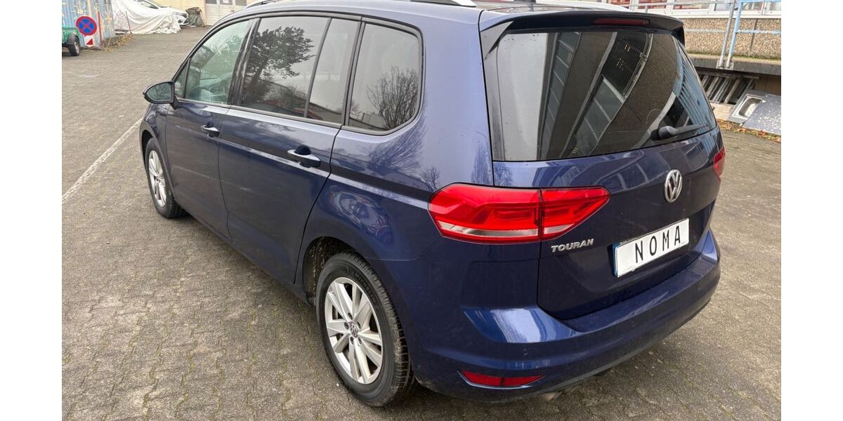 VW Touran 225.354 km 13.447 &euro; Frankfurt am Main 60389