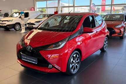 Toyota Aygo (X) 30.568 km 8.990 &euro; Betzenstein 91282