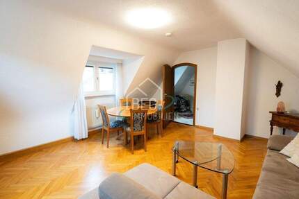 Charmante 4-Zimmer-Dachgeschosswohnung im Herzen der Stadt Esslingen 4 zimmer