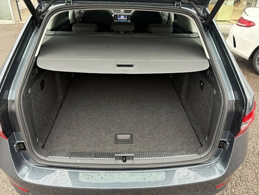Skoda Superb 2.0 TSI STYLE/4x4/PANO/KAMERA/MEMORY/DAB 145.673 km 21.900 € Villingen-Schwenningen 78054