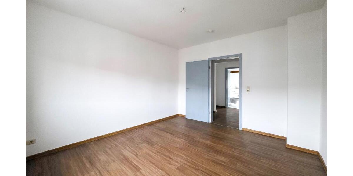 Schöne 3 Raum-Dachgeschoss Whg. mit Eckbadewanne - Dachgeschoßwohnung Gera Ostviertel | Angebot:26335591