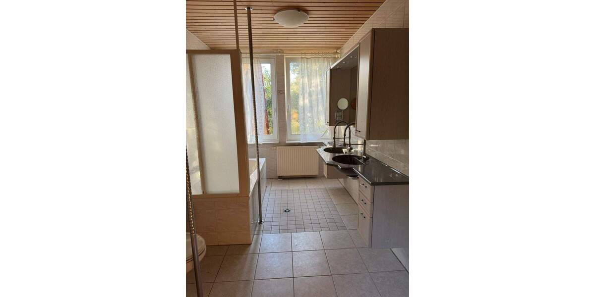 Einfamilienhaus Ostrau - 7 Zimmer, 248 m&sup2;, 380.000&euro; | Angebot:25768268