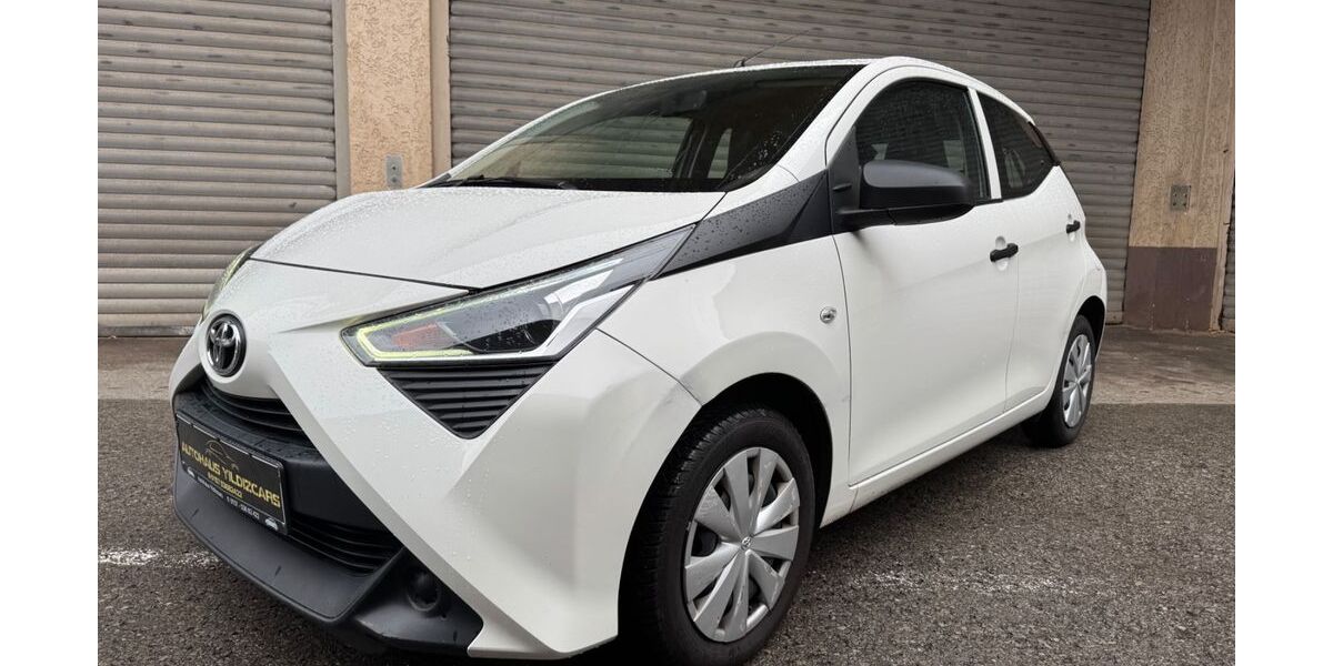 Toyota Aygo (X) 124.888 km 8.798 &euro; Altensteig 72213