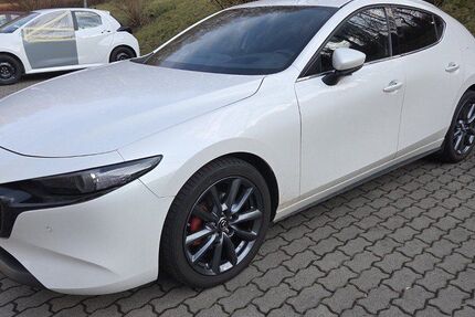 Mazda 3 27.355 km 20.888 &euro; Zwickau 08064