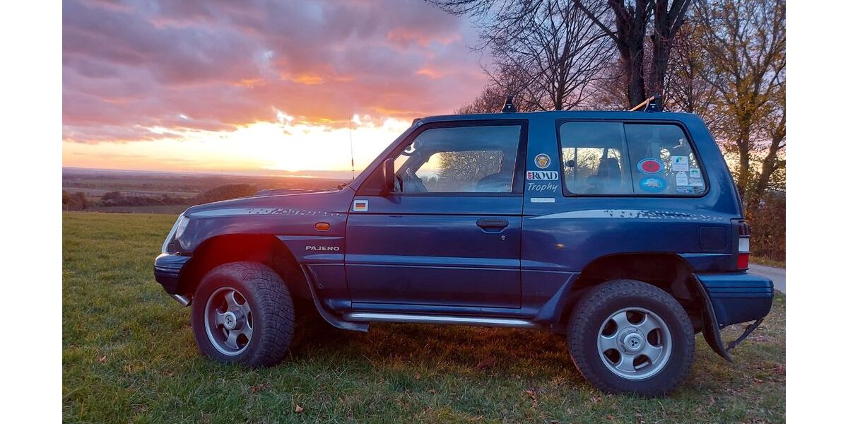 Mitsubishi Pajero 211.000 km 11.999 &euro; Schlangen 33189