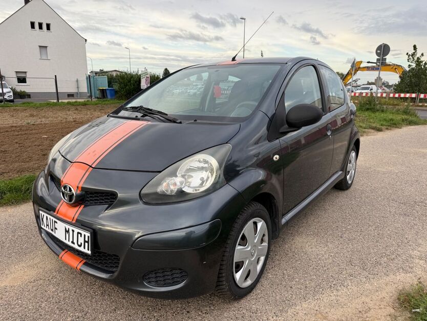 Toyota Aygo (X) 125.000 km 3.000 € Düren 52353