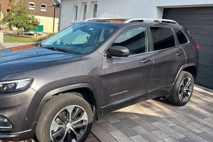 Jeep Cherokee 136.000 km 16.900 &euro; Dassel 37586