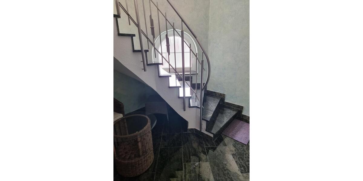 Mehrfamilienhaus, Wohnhaus Burghaun - 13 Zimmer, 400 m&sup2;, 2.800&euro; | Angebot:26554824