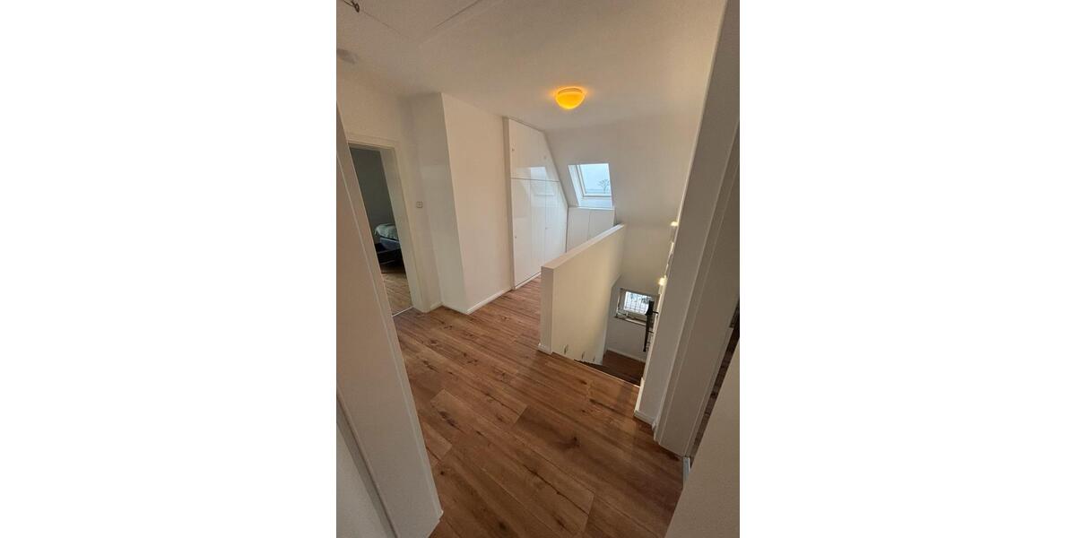 Einfamilienhaus Mönchengladbach West - 5 Zimmer, 140 m&sup2;, 1.800&euro; | Angebot:24735646