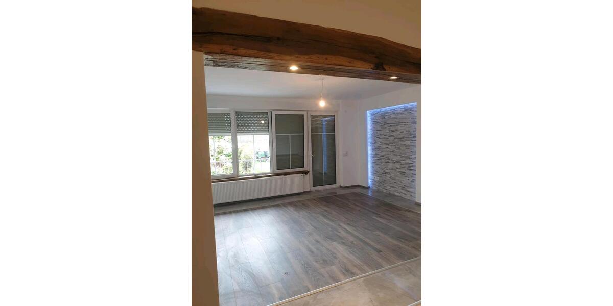 Etagenwohnung Petershagen - 4 Zimmer, 135 m&sup2;, 1.100&euro; | Angebot:26337646