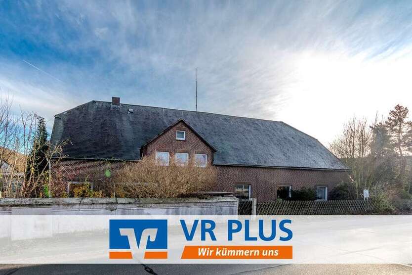 Haus zum Kaufen in Lemgow Schweskau 105.000 € 210 m²
