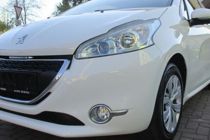 Peugeot 208 139.600 km 4.499 &euro; Pfeffelbach 66871