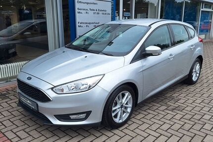 Ford Focus 72.168 km 9.990 &euro; Bernburg 06406