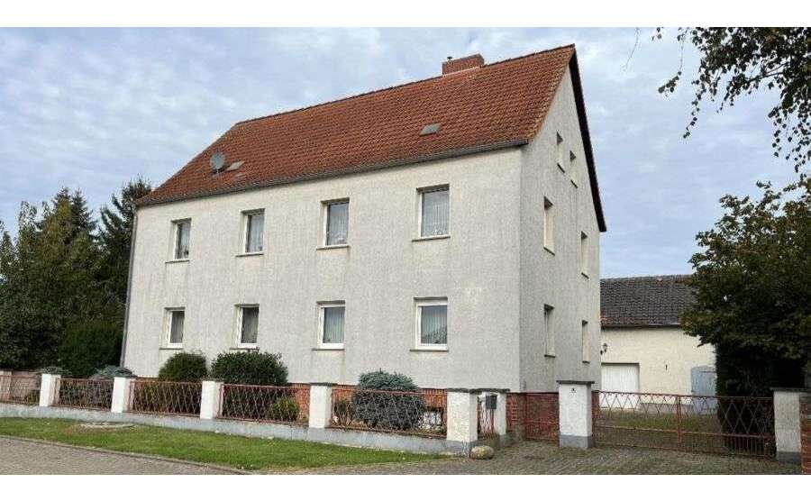 Haus zum Kaufen in Eilsleben 70.000 € 191 m²