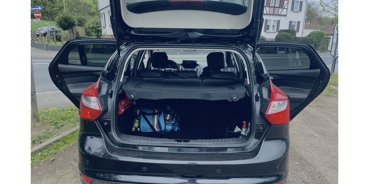 Ford Focus 174.000 km 4.999 € Friedberg 86316