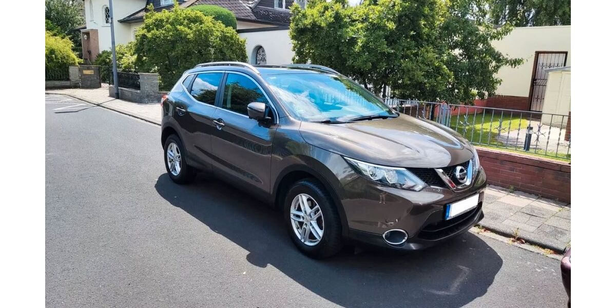 Nissan Qashqai 68.000 km 9.500 &euro; Köln 50679