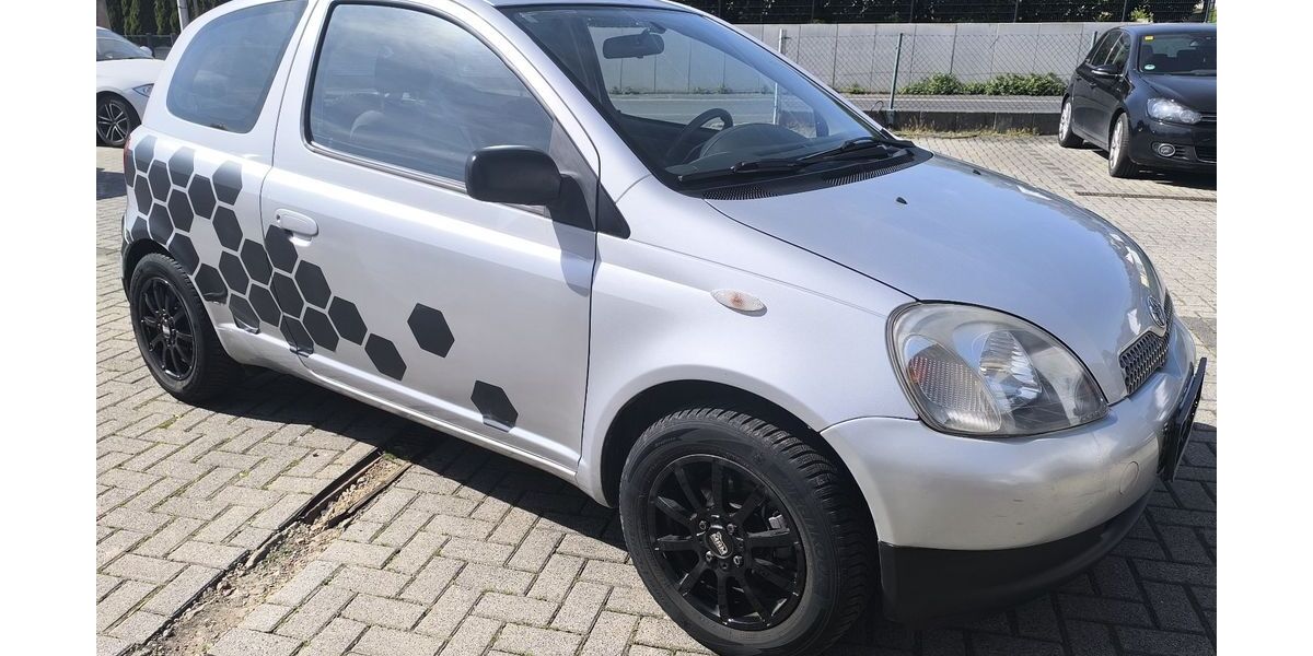 Toyota Yaris 108.000 km 2.711 &euro; Klingenberg am Main 63911