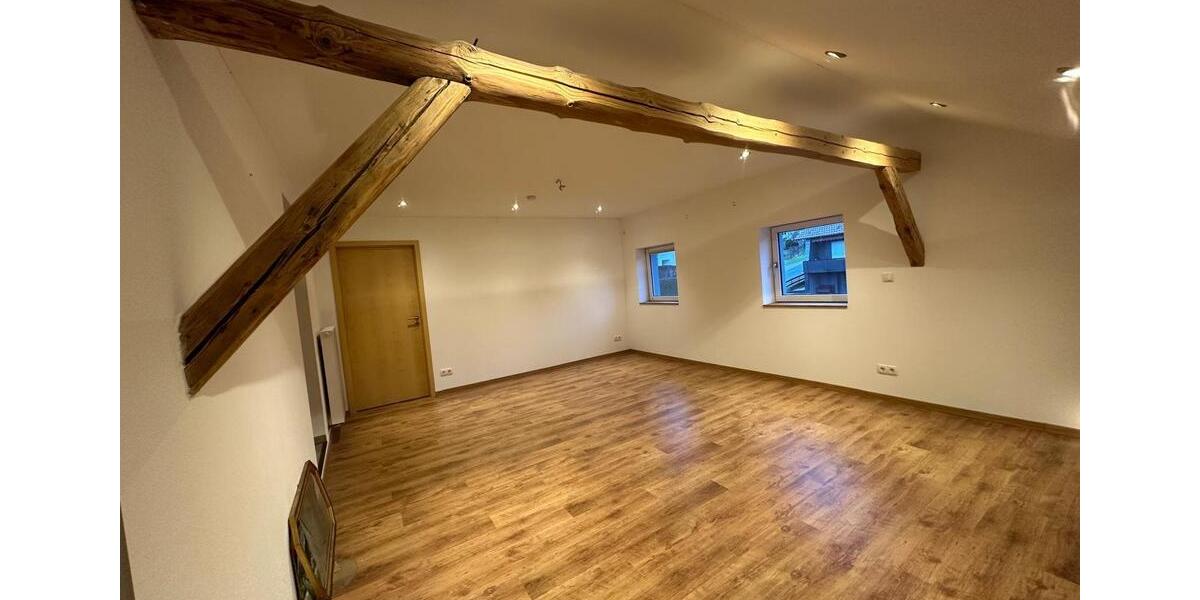 Dachgeschoßwohnung Rimbach - 3 Zimmer, 145 m&sup2;, 990&euro; | Angebot:25309055