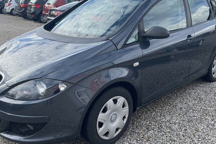 Seat Altea Avila 1.6i Klima PDC Euro4 207.000 km 2.200 &euro; Altdorf 84032